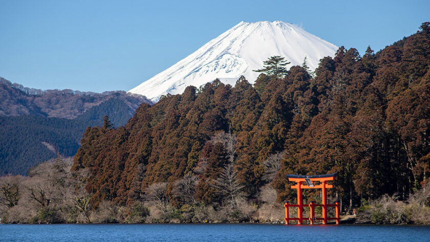 Lago Ashi con el Monte Fuji de fondo en Hakone