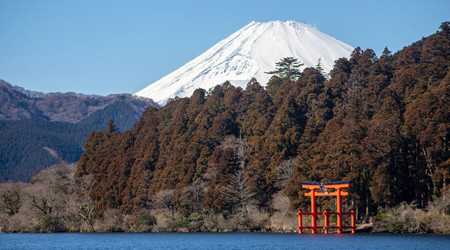 Lago Ashi con el Monte Fuji de fondo en Hakone