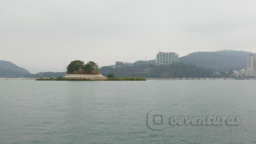 Isla Lalu en el Lago Sol y Luna