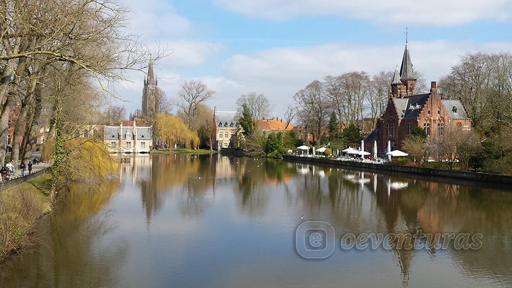 Lago del Amor de Brujas