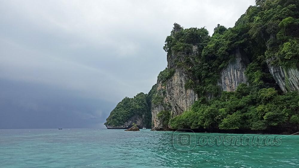 Bahía de los monos en las islas Phi Phi