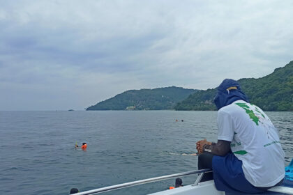 Barco en el mar de las islas Phi Phi