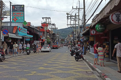 Patong Beach de día