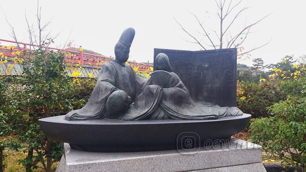 Estatua de Genji Monogatari en Uji