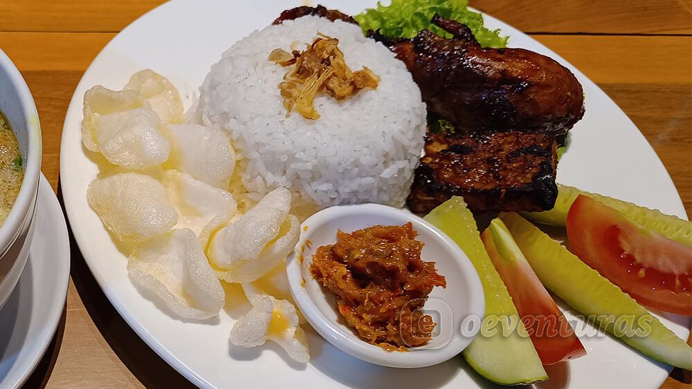 Ayam Bakar de Indonesia