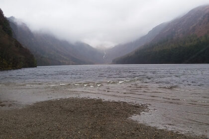 Lago superior de Glendalough