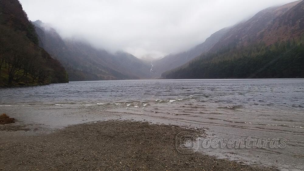 Lago superior de Glendalough