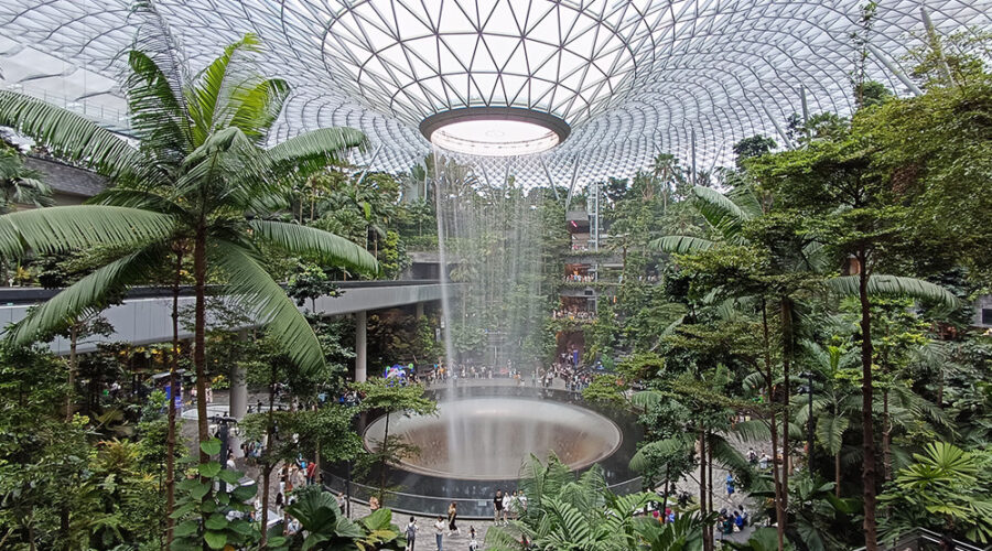The Rain Vortex del aeropuerto de Singapur