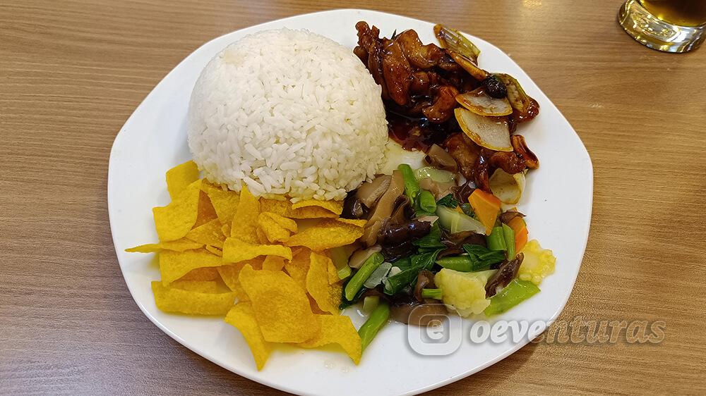 Nasi ayam Kung Pao en Yogyakarta