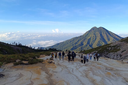 Vistas desde el volcán Ijen