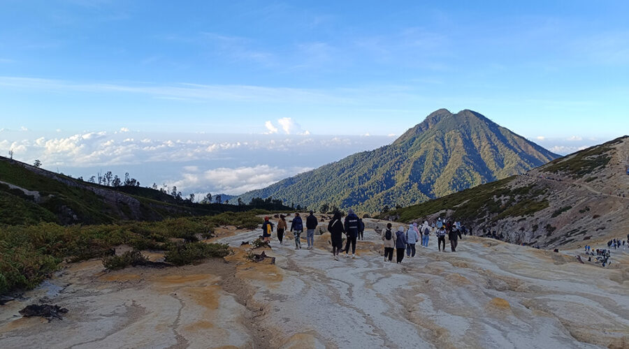 Vistas desde el volcán Ijen