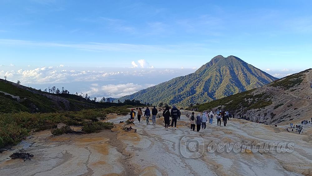 Vistas desde el volcán Ijen