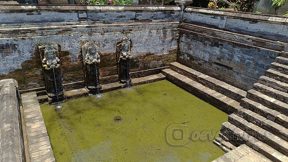 Piscinas de la cueva del elefante (Goa Gajah) en Ubud