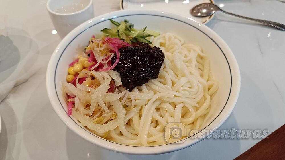 Zhajiangmian en Pekín