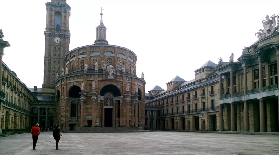 La iglesia de la Universidad Laboral de Gijón
