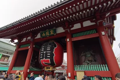 Puerta Kaminarimon del Templo Sensoji en Tokyo