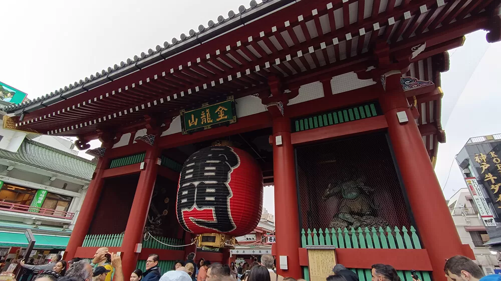 Puerta Kaminarimon del Templo Sensoji en Tokyo
