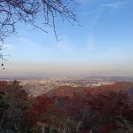 Vistas a la ciudad de Tokyo desde la cima del Monte Takao