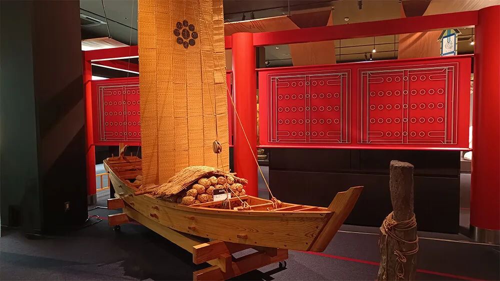 Embarcación en el Museo de la Ciudad de Kitakami