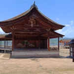 Escenario de teatro Noh en el Santuario de Itsukushima