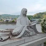 Estatua de Murasaki Shikibu en Uji