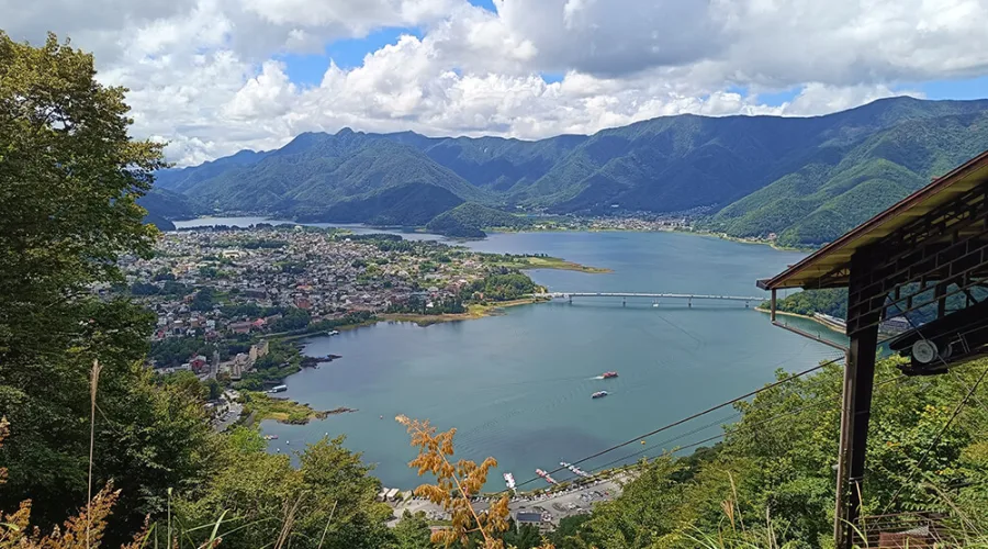 Lago Kawaguchiko desde la estación Fujimidai del teleférico