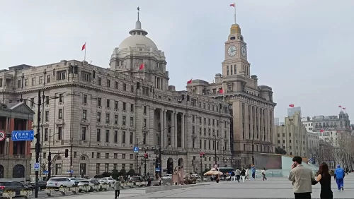 Edificio del HSBC y la Casa de Aduanas en el Bund en Shanghái