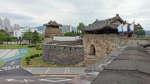 Puerta Hwaseomun de Suwon