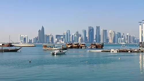 Skyline de Doha desde el paseo marítimo Corniche